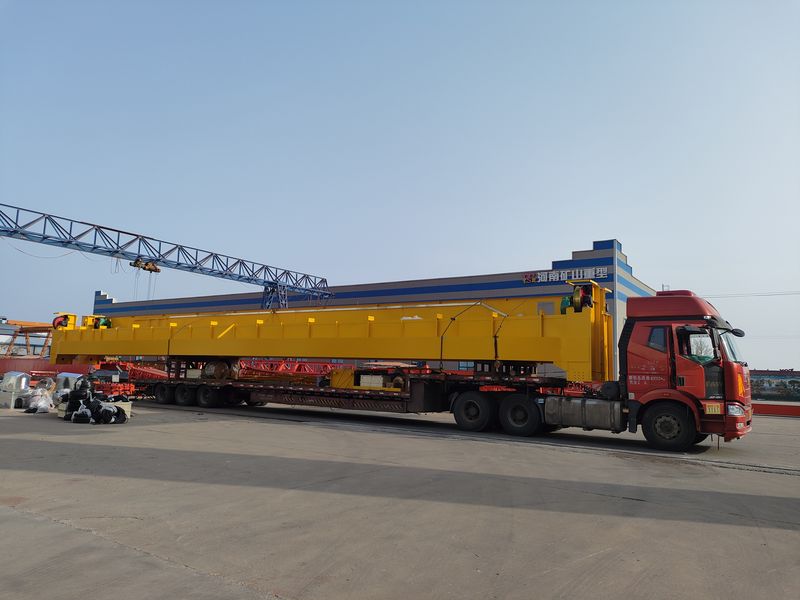通用橋式起重機  QD32/5t—25.5m  制作完成，發(fā)往河南洛陽交付客戶使用